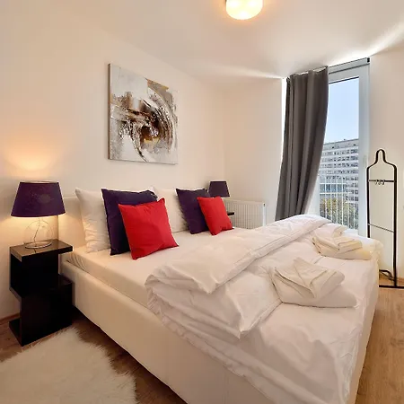 Apollis Business&budget By Ambiente Appartamento Bratislava