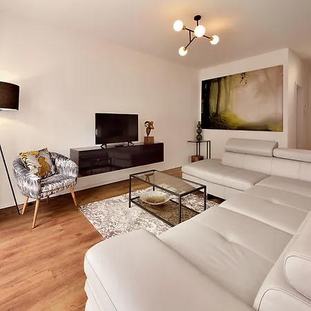 Apollis Business&budget By Ambiente * Bratislava