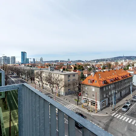 Apollis Business&budget By Ambiente Appartamento Bratislava