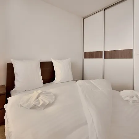 Apartamento Apollis Business&budget By Ambiente Bratislava