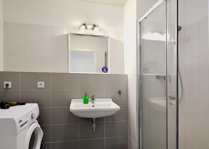 Apollis Business&budget By Ambiente * Pressburg